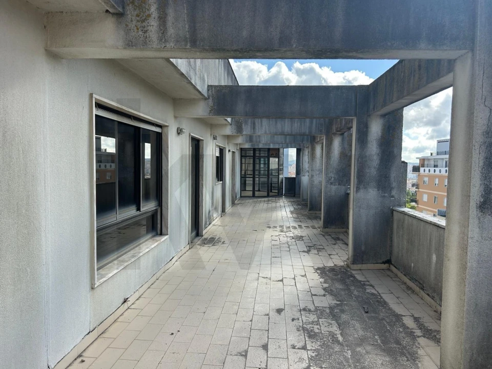 Apartamento T5 para Venda em Algueirão-Mem Martins Foto 15