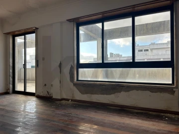 Apartamento T5 para Venda em Algueirão-Mem Martins