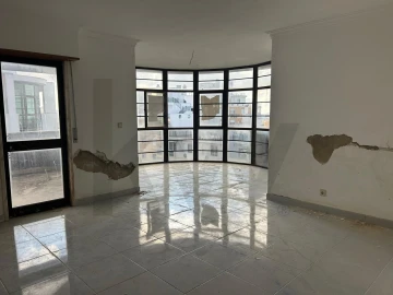 Apartamento T5 para Venda em Algueirão-Mem Martins