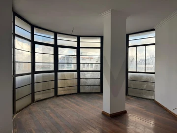 Apartamento T5 para Venda em Algueirão-Mem Martins