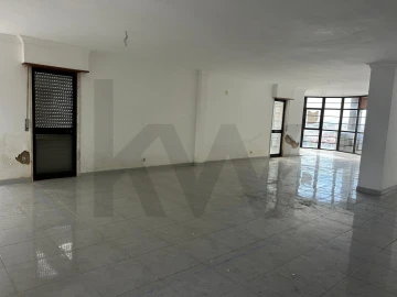 Apartamento T5 para Venda em Algueirão-Mem Martins