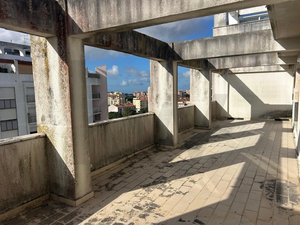 Apartamento T5 para Venda em Algueirão-Mem Martins Foto 21