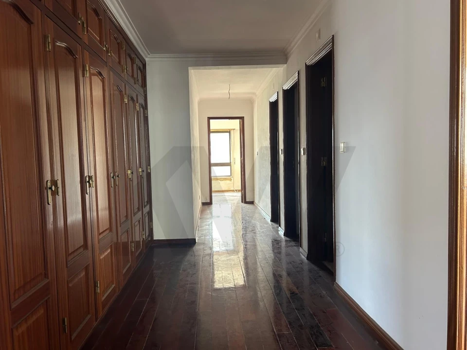 Apartamento T5 para Venda em Algueirão-Mem Martins Foto 16