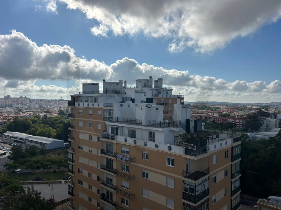 Apartamento T5 para Venda em Algueirão-Mem Martins Foto 22