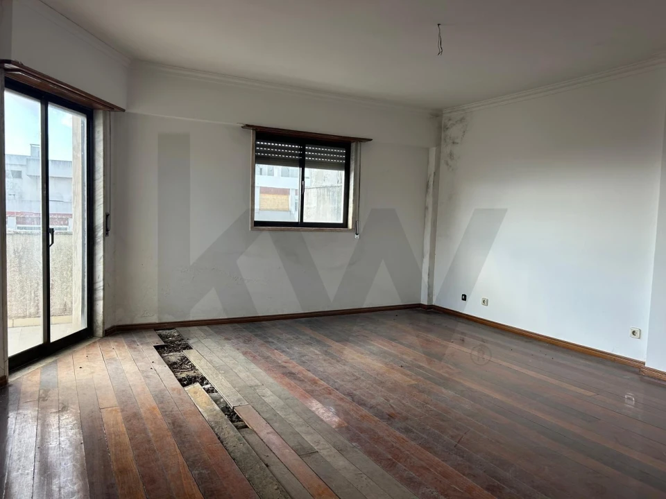 Apartamento T5 para Venda em Algueirão-Mem Martins Foto 30