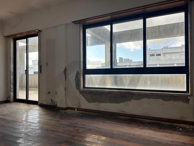 Apartamento T5 para Venda em Algueirão-Mem Martins Foto 23
