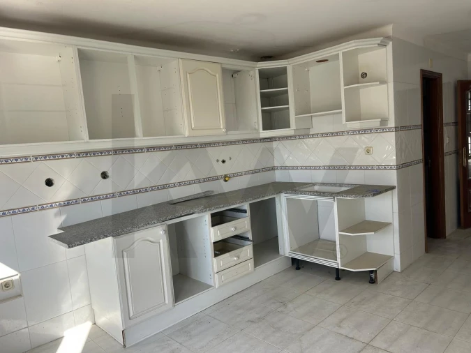 Apartamento T5 para Venda em Algueirão-Mem Martins Foto 10