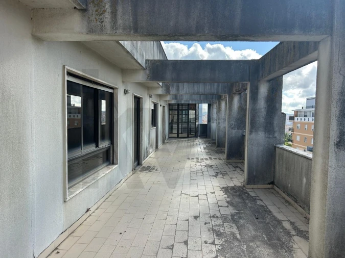 Apartamento T5 para Venda em Algueirão-Mem Martins Foto 15