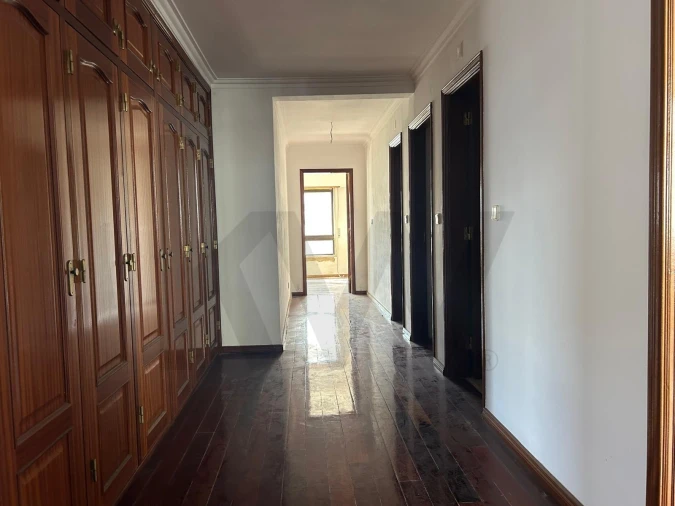 Apartamento T5 para Venda em Algueirão-Mem Martins Foto 16