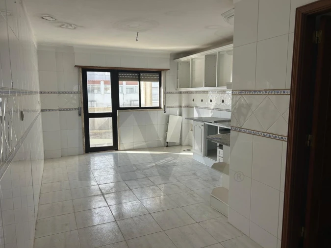 Apartamento T5 para Venda em Algueirão-Mem Martins Foto 11