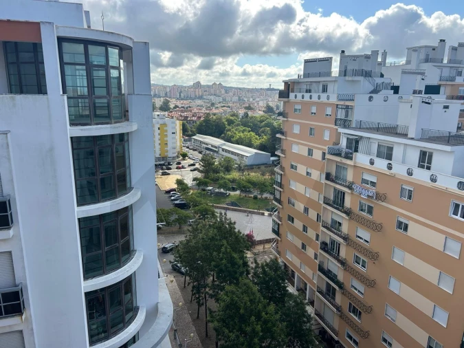 Apartamento T5 para Venda em Algueirão-Mem Martins Foto 6