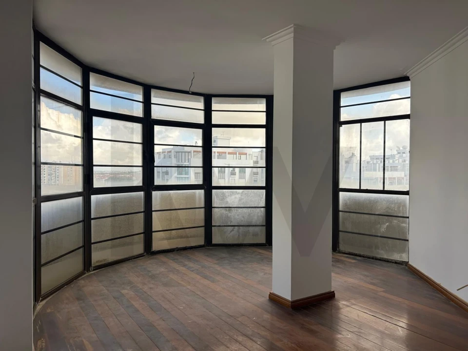 Apartamento T5 para Venda em Algueirão-Mem Martins Foto 28