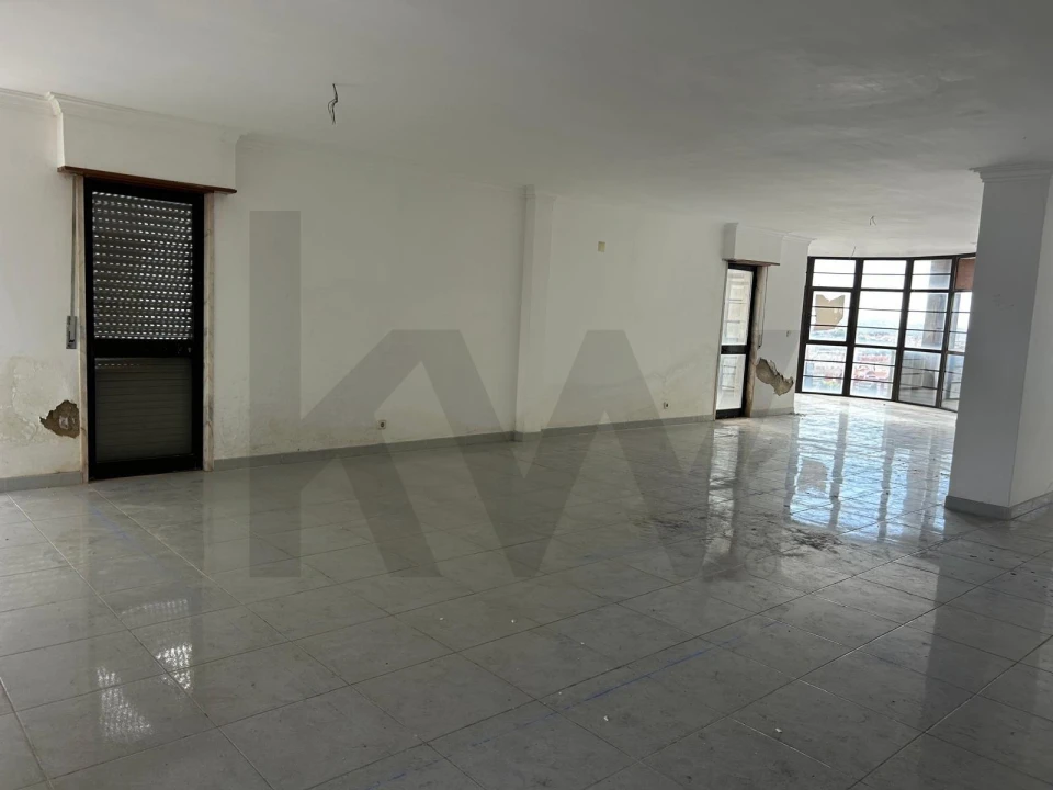 Apartamento T5 para Venda em Algueirão-Mem Martins Foto 1
