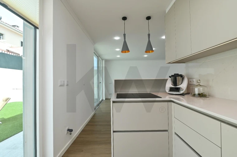Moradia T3 para Venda em Alcabideche Foto 7