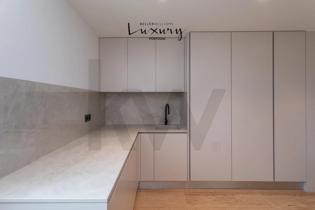 Apartamento T4 para Venda em Carcavelos e Parede Foto 11