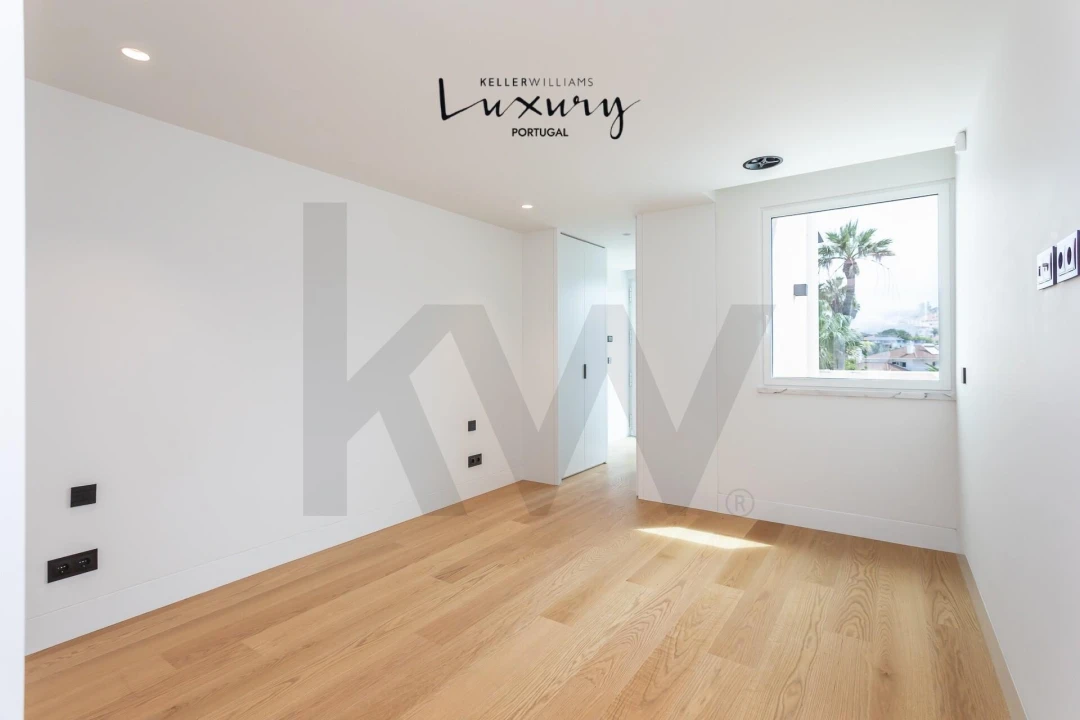 Apartamento T4 para Venda em Carcavelos e Parede Foto 37