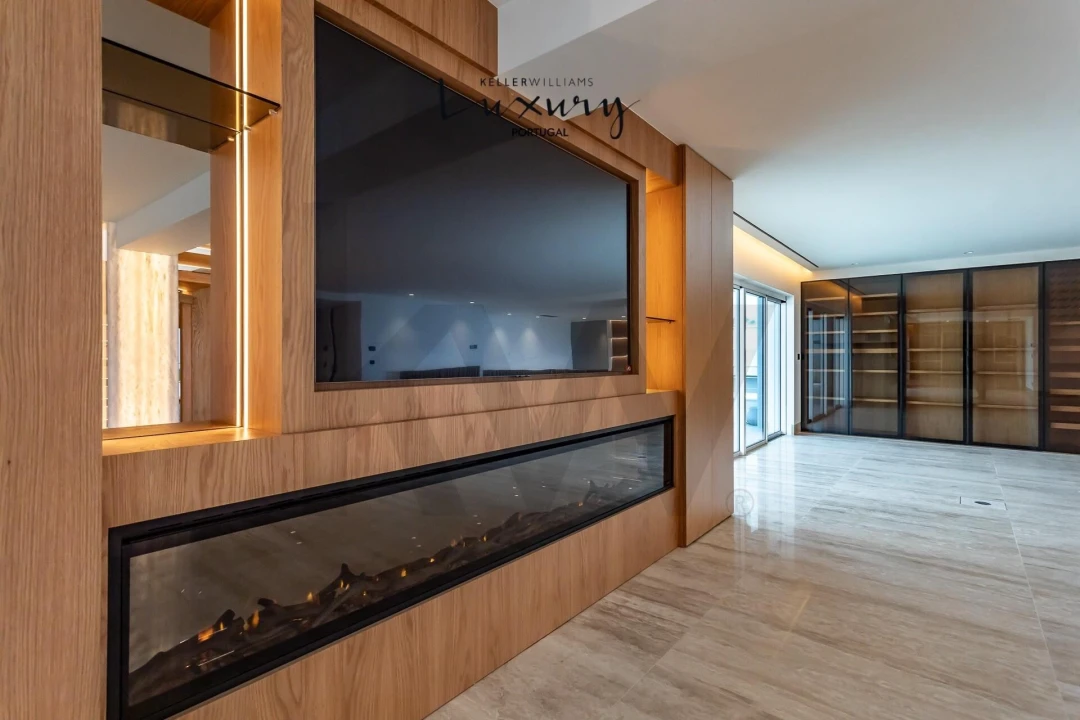 Apartamento T4 para Venda em Carcavelos e Parede Foto 59
