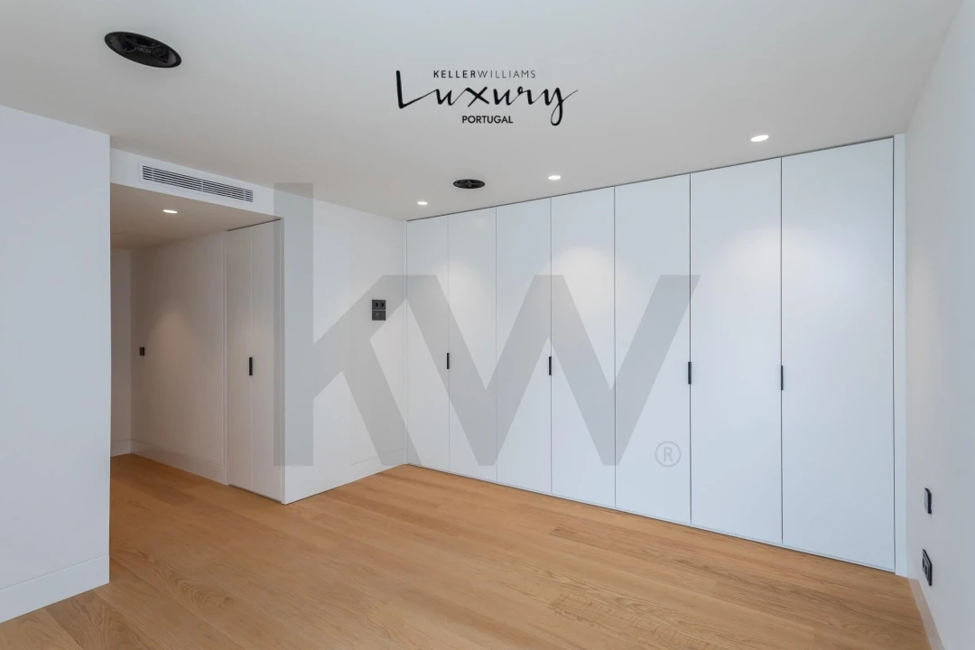 Apartamento T4 para Venda em Carcavelos e Parede Foto 69