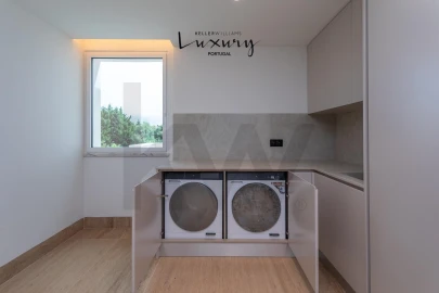 Apartamento T4 para Venda em Carcavelos e Parede