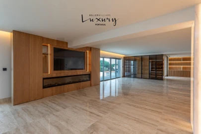 Apartamento T4 para Venda em Carcavelos e Parede