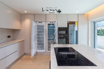 Apartamento T4 para Venda em Carcavelos e Parede