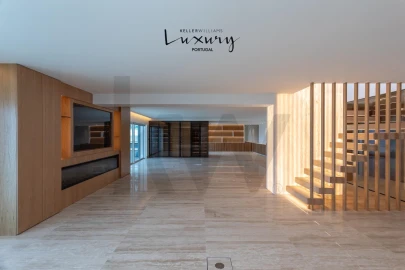 Apartamento T4 para Venda em Carcavelos e Parede