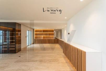 Apartamento T4 para Venda em Carcavelos e Parede