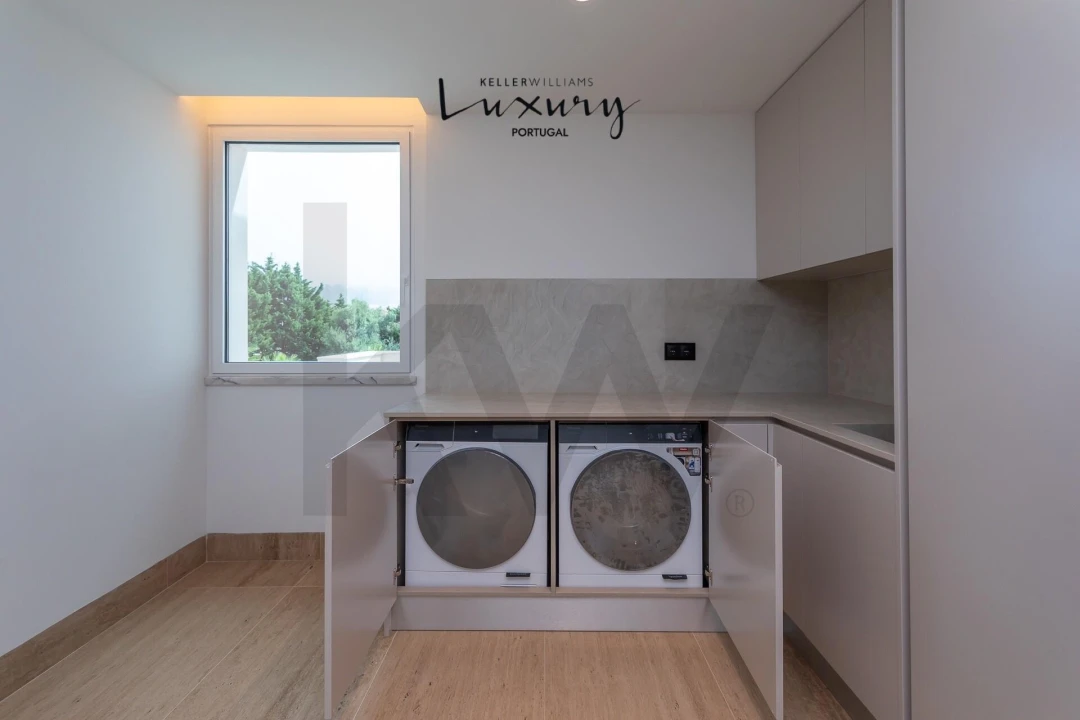 Apartamento T4 para Venda em Carcavelos e Parede Foto 14