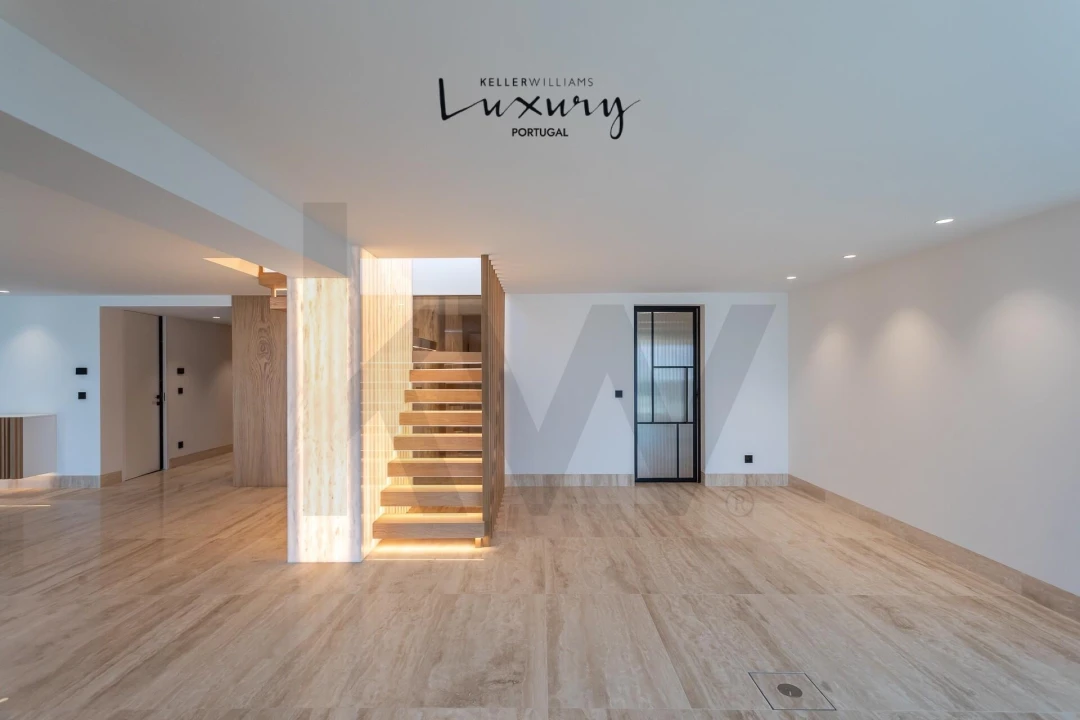 Apartamento T4 para Venda em Carcavelos e Parede Foto 60