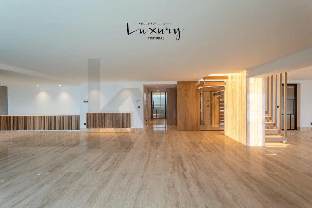 Apartamento T4 para Venda em Carcavelos e Parede Foto 63