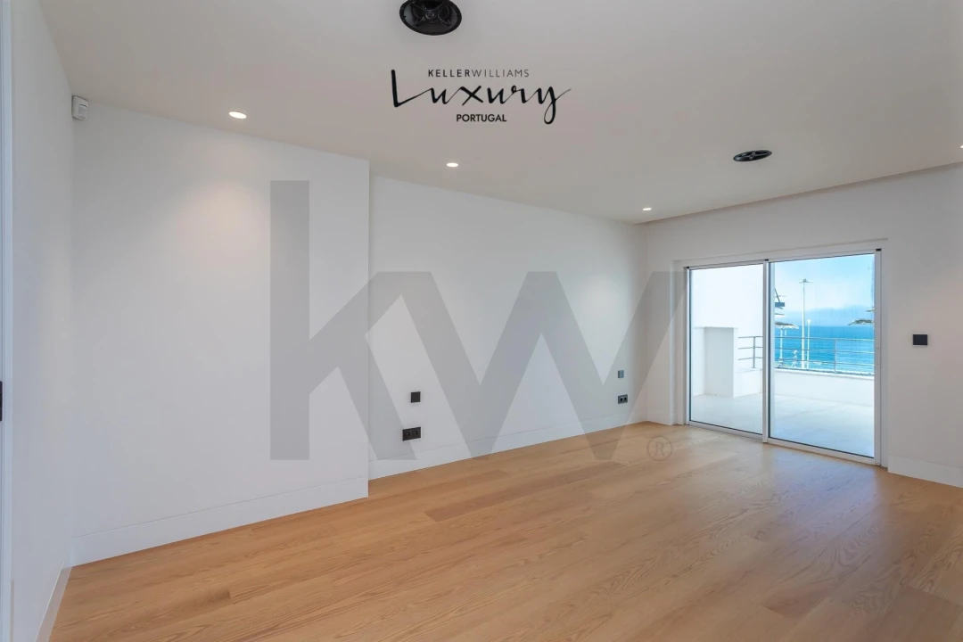 Apartamento T4 para Venda em Carcavelos e Parede Foto 31