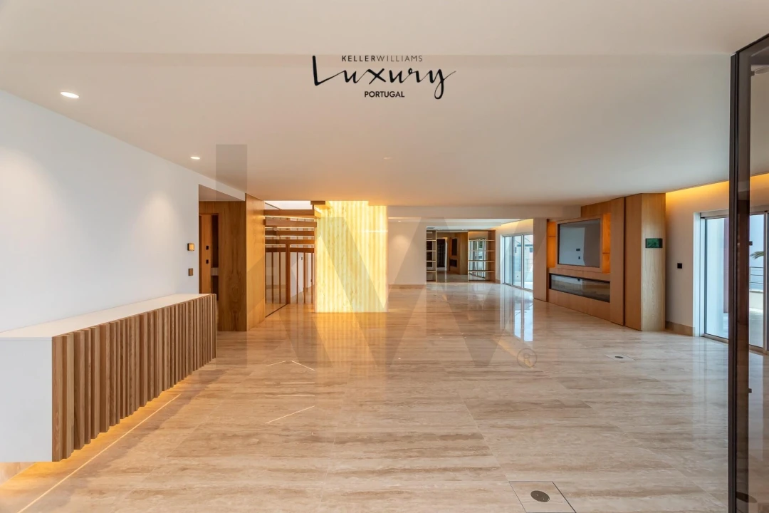 Apartamento T4 para Venda em Carcavelos e Parede Foto 53