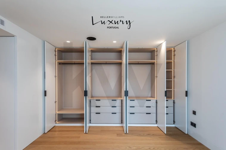 Apartamento T4 para Venda em Carcavelos e Parede Foto 70