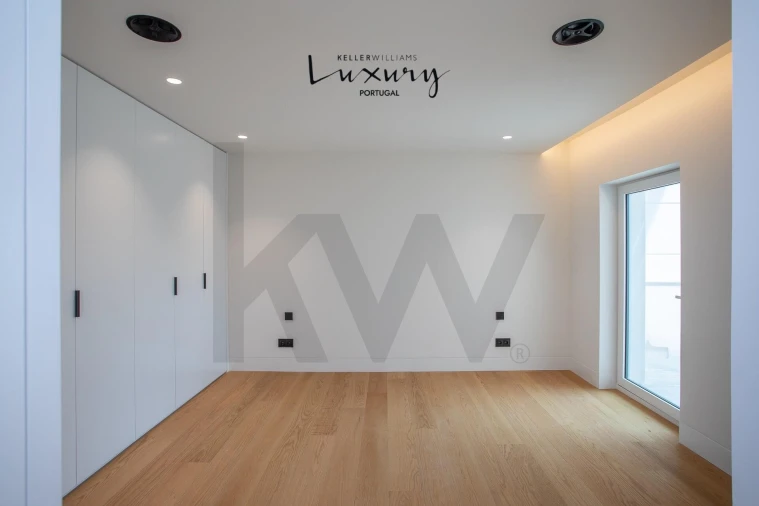 Apartamento T4 para Venda em Carcavelos e Parede Foto 68