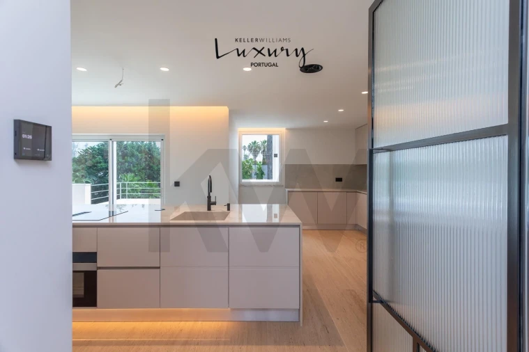 Apartamento T4 para Venda em Carcavelos e Parede Foto 9