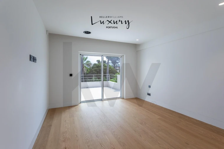 Apartamento T4 para Venda em Carcavelos e Parede Foto 35
