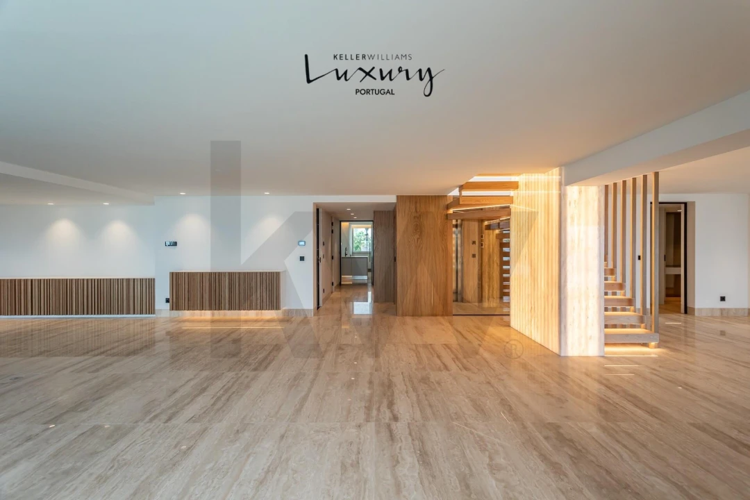 Apartamento T4 para Venda em Carcavelos e Parede Foto 56