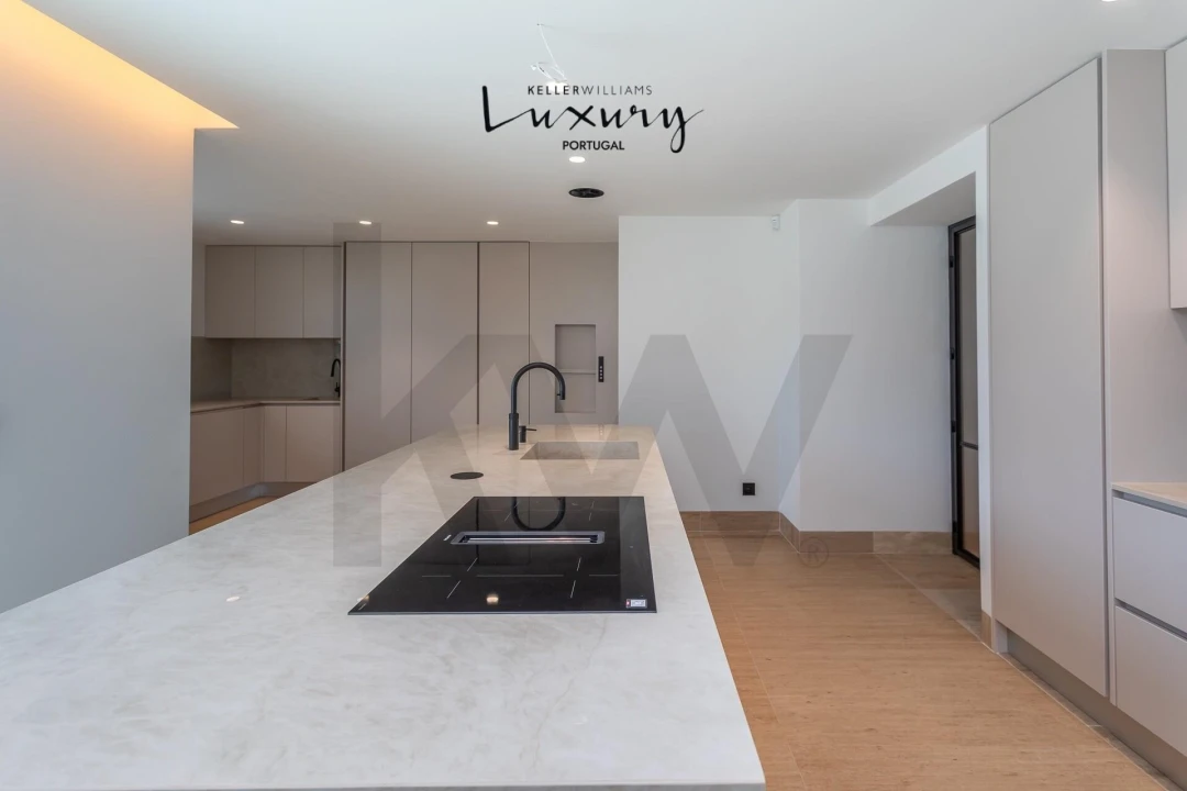 Apartamento T4 para Venda em Carcavelos e Parede Foto 16