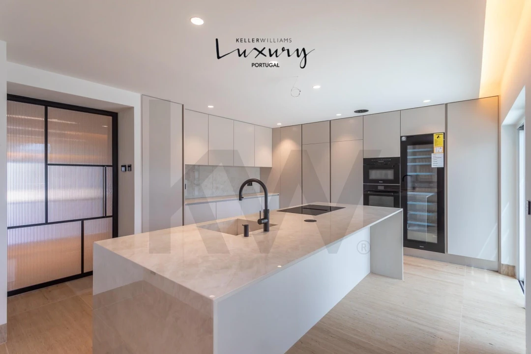 Apartamento T4 para Venda em Carcavelos e Parede Foto 13