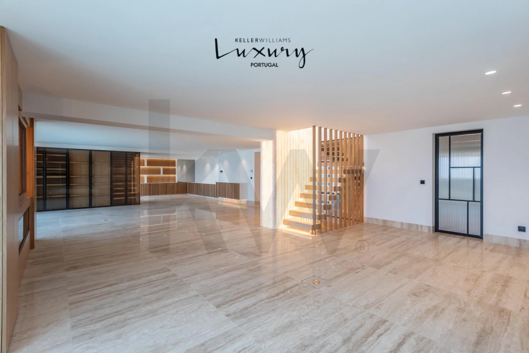 Apartamento T4 para Venda em Carcavelos e Parede Foto 61