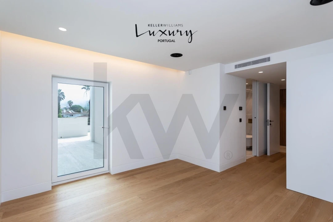 Apartamento T4 para Venda em Carcavelos e Parede Foto 68