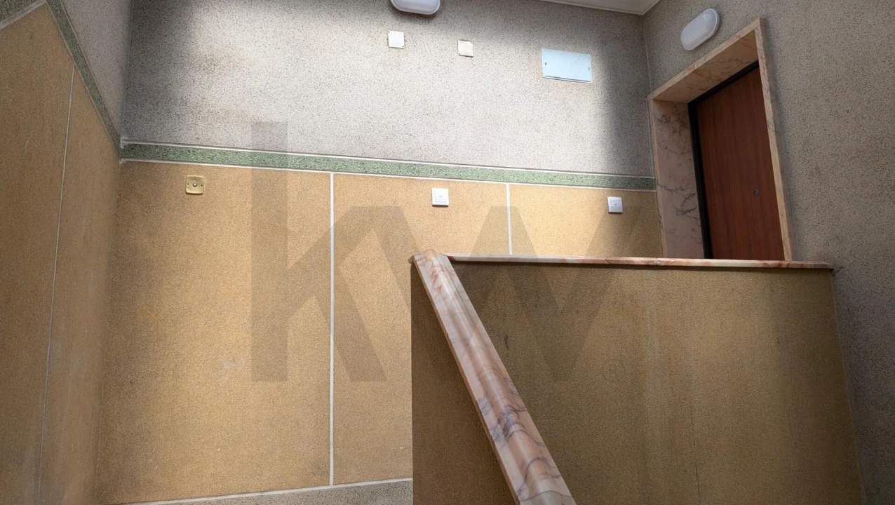 Apartamento T2 para Venda em Agualva e Mira-Sintra Foto 14