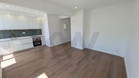 Apartamento T2 para Venda em Agualva e Mira-Sintra