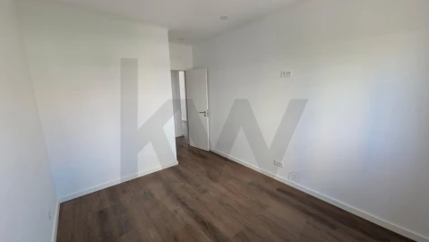 Apartamento T2 para Venda em Agualva e Mira-Sintra