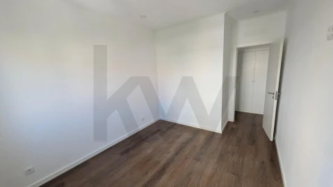 Apartamento T2 para Venda em Agualva e Mira-Sintra