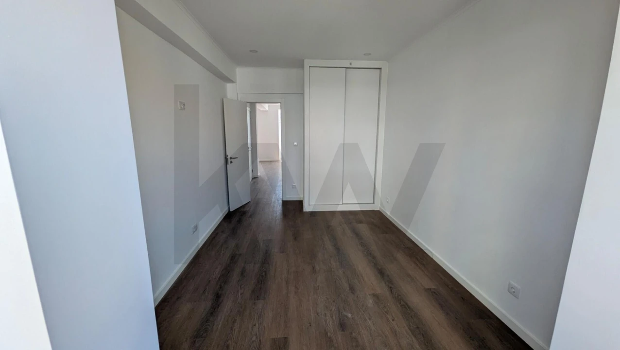 Apartamento T2 para Venda em Agualva e Mira-Sintra Foto 15