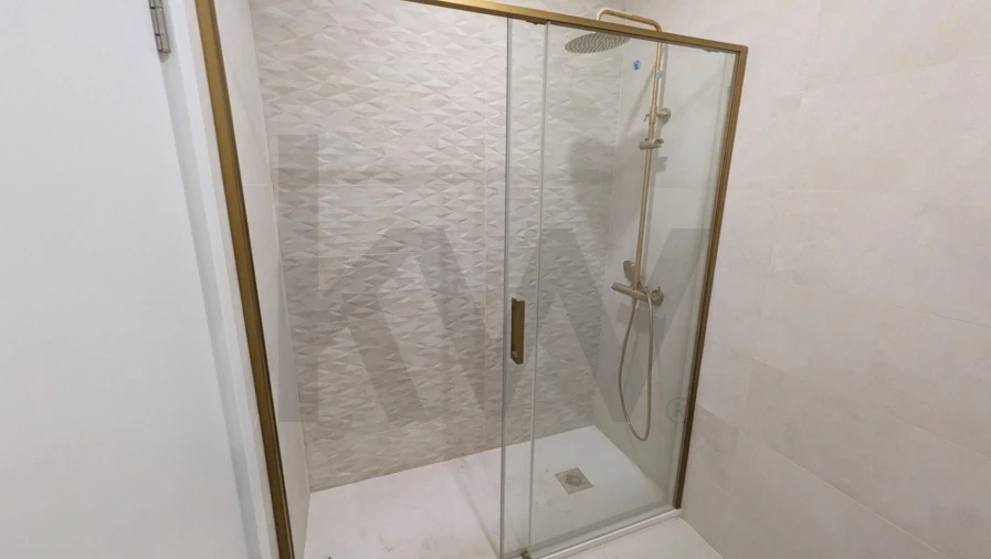 Apartamento T2 para Venda em Agualva e Mira-Sintra Foto 8