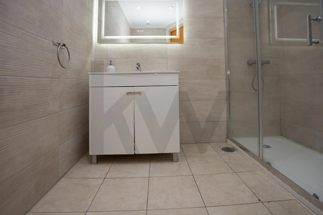 Apartamento T3 para Venda em Caparica e Trafaria Foto 39