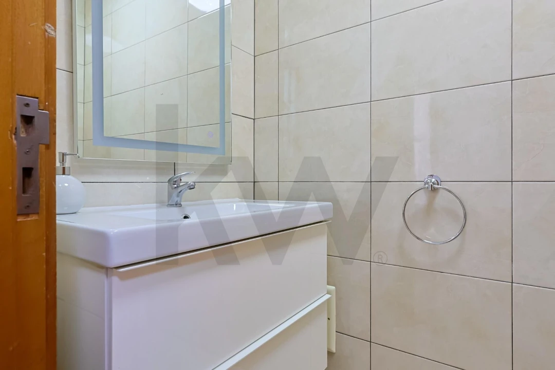 Apartamento T3 para Venda em Caparica e Trafaria Foto 28