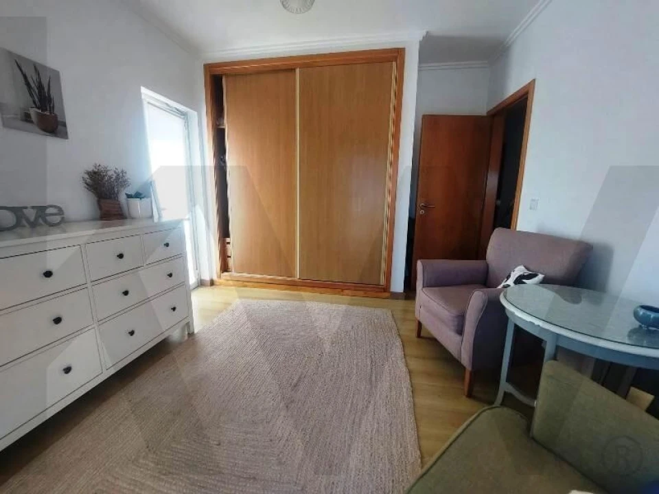 Moradia T3 para Venda em Encarnação Foto 16